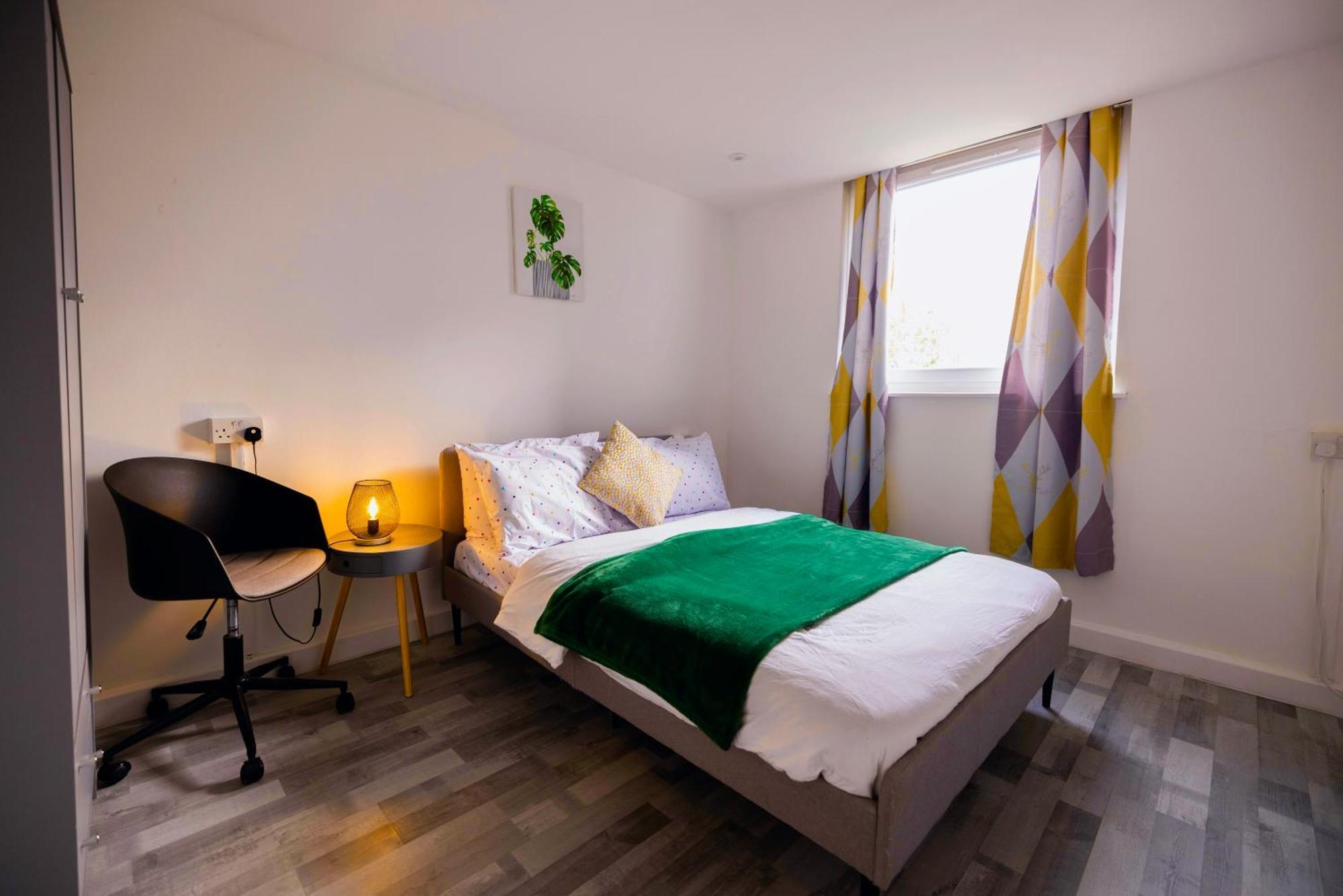 2 Bedrooms -Parking-Very Spacious-Wifi Лондон Экстерьер фото